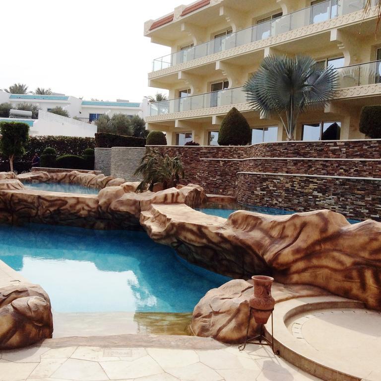 Xperience Sea Breeze Resort (Adults Only) Sharm el Sheikh Esterno foto The pool at the Mirage